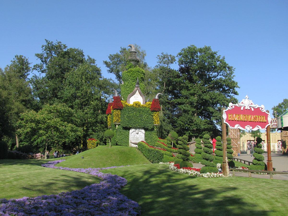 Bloemenkasteel Het bloemenkasteel met duizenden kleurrijke bloemen